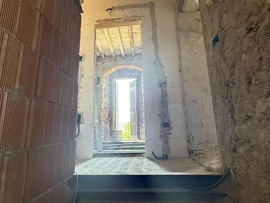 Immagine 15 di Casa semindipendente in vendita  a Carrara