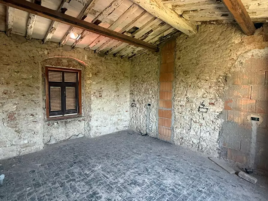 Immagine 25 di Casa semindipendente in vendita  a Carrara