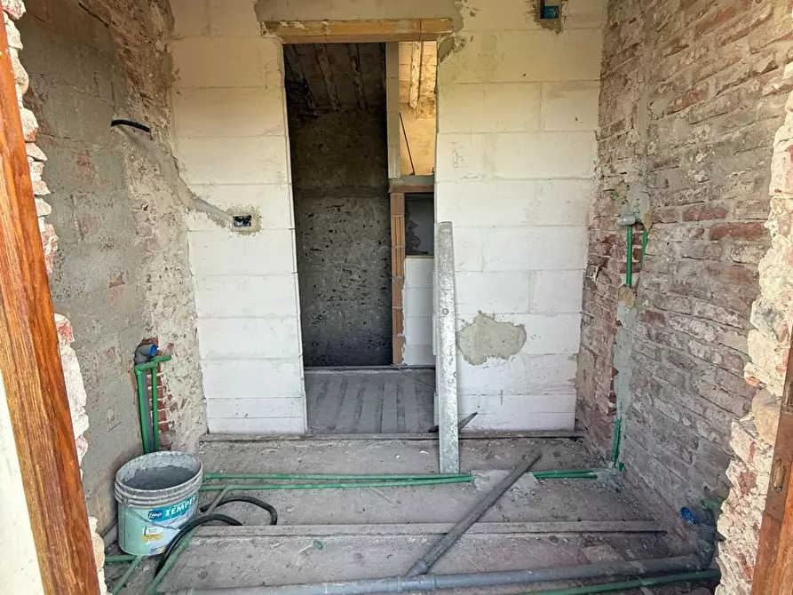 Immagine 17 di Casa semindipendente in vendita  a Carrara