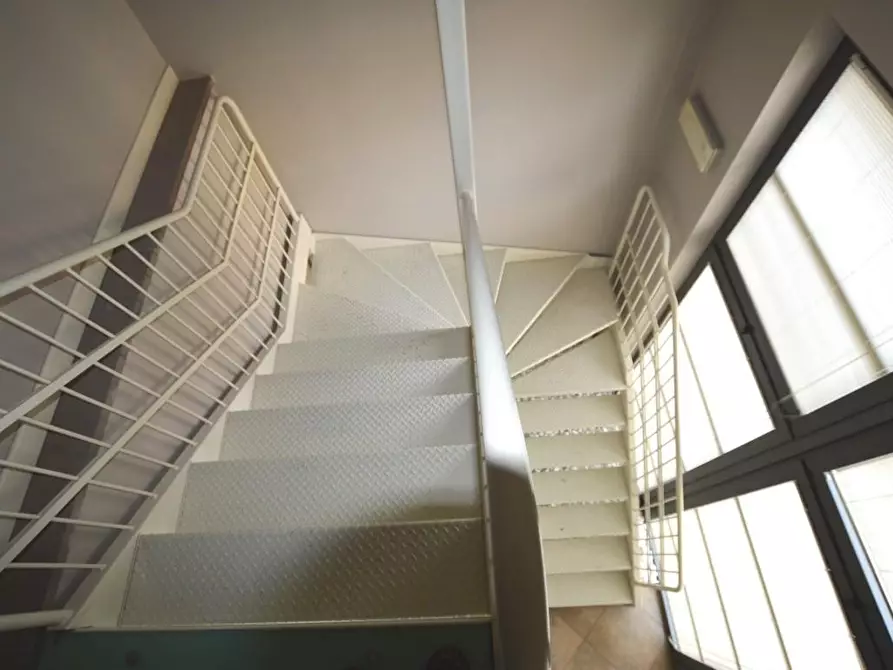 Immagine 9 di Appartamento in vendita  a Lucca