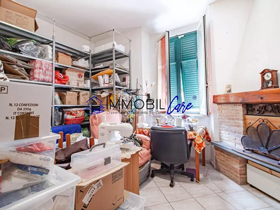 Immagine 3 di Appartamento in vendita  a Livorno