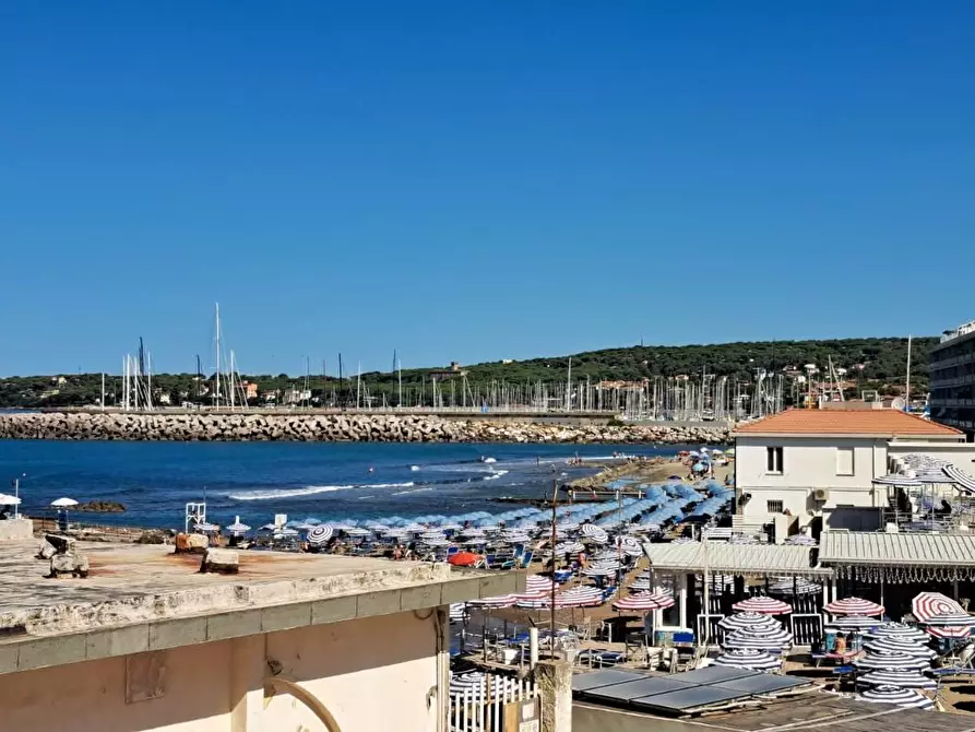 Immagine 15 di Appartamento in vendita  a Rosignano Marittimo