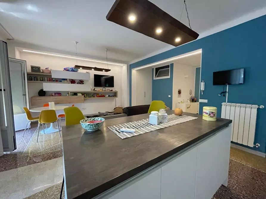 Immagine 17 di Appartamento in vendita  a Taranto