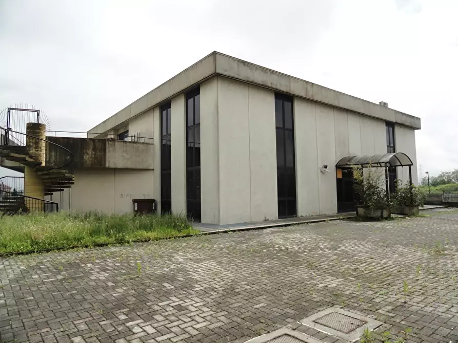 Immagine 3 di Magazzino in vendita  a Cornate D'adda