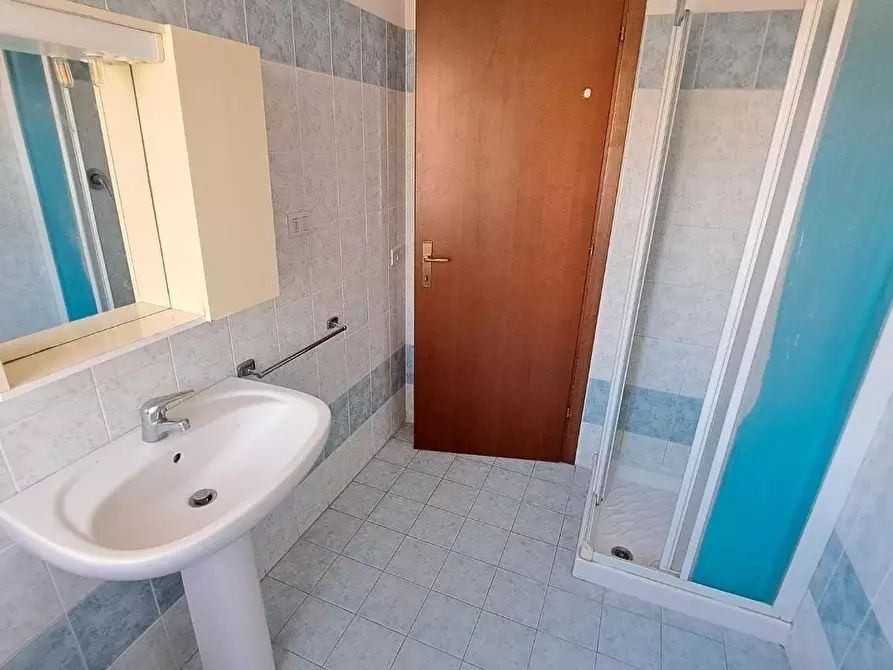 Immagine 12 di Appartamento in vendita  a Rosignano Marittimo