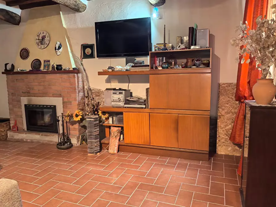 Immagine 9 di Rustico / casale in vendita  a Buti