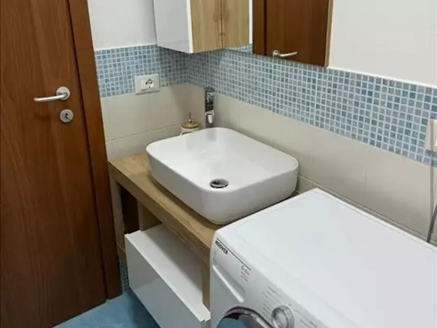 Immagine 10 di Appartamento in vendita  a Siena