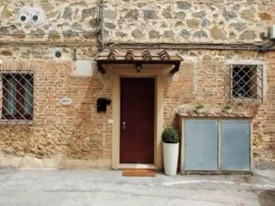 Immagine 3 di Appartamento in vendita  a Siena