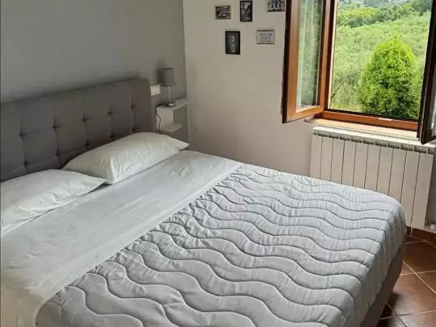 Immagine 4 di Appartamento in vendita  a Siena