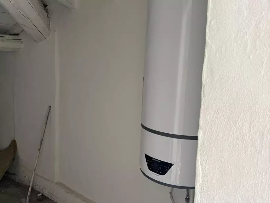 Immagine 16 di Appartamento in vendita  a Siena