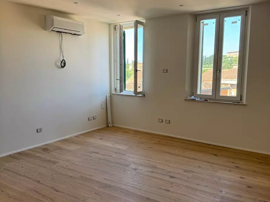 Immagine 6 di Appartamento in vendita  a Siena