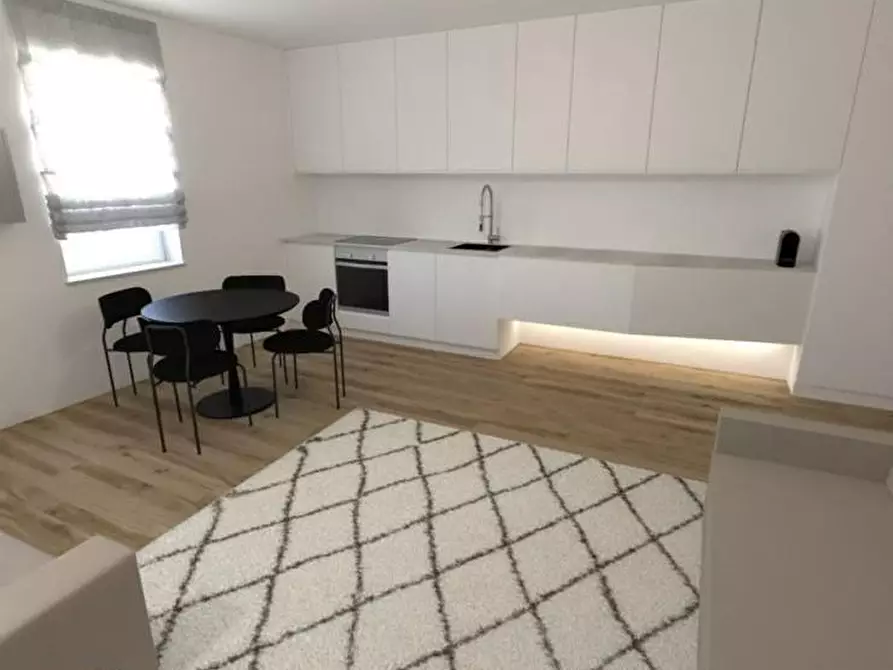 Immagine 1 di Appartamento in vendita  a Siena