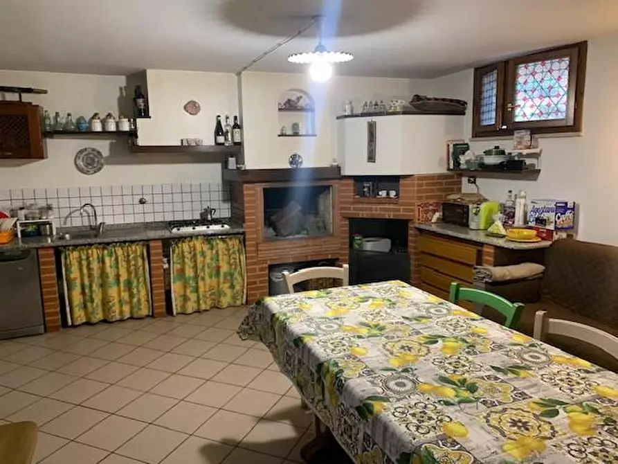 Immagine 20 di Casa quadrifamiliare in vendita  a Massa E Cozzile