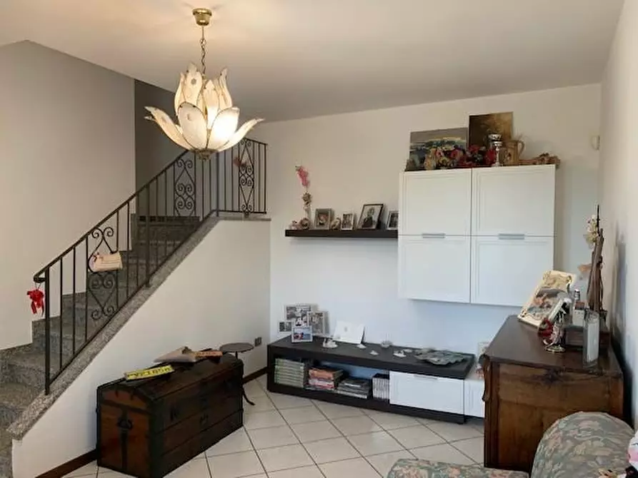 Immagine 3 di Casa quadrifamiliare in vendita  a Massa E Cozzile