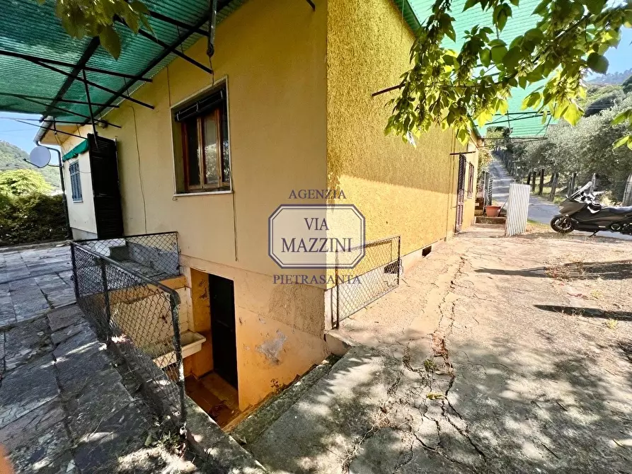 Immagine 2 di Casa bifamiliare in vendita  a Pietrasanta