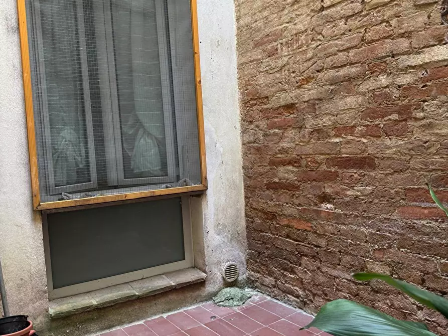 Immagine 19 di Appartamento in vendita  a Siena