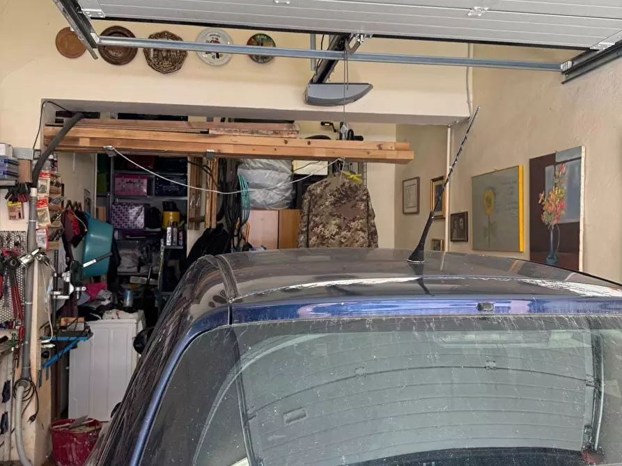 Immagine 15 di Appartamento in vendita  a Siena