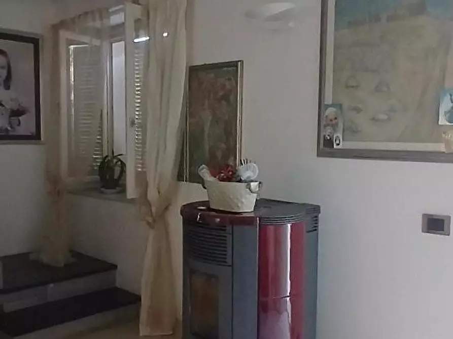 Immagine 35 di Terratetto in vendita  a Massa