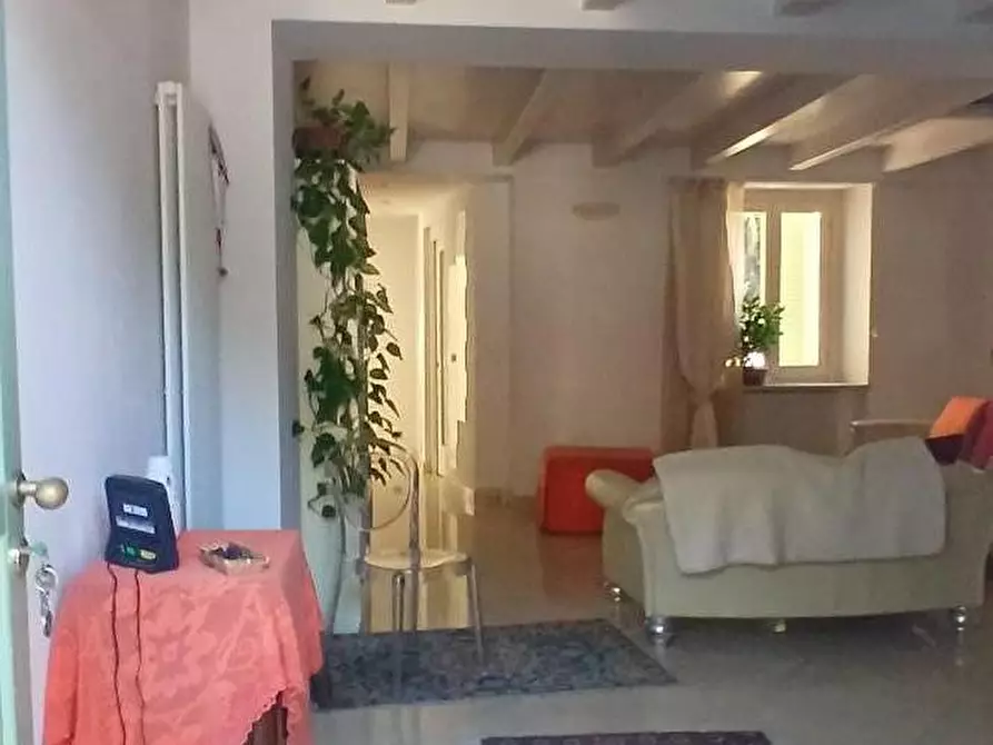 Immagine 36 di Terratetto in vendita  a Massa