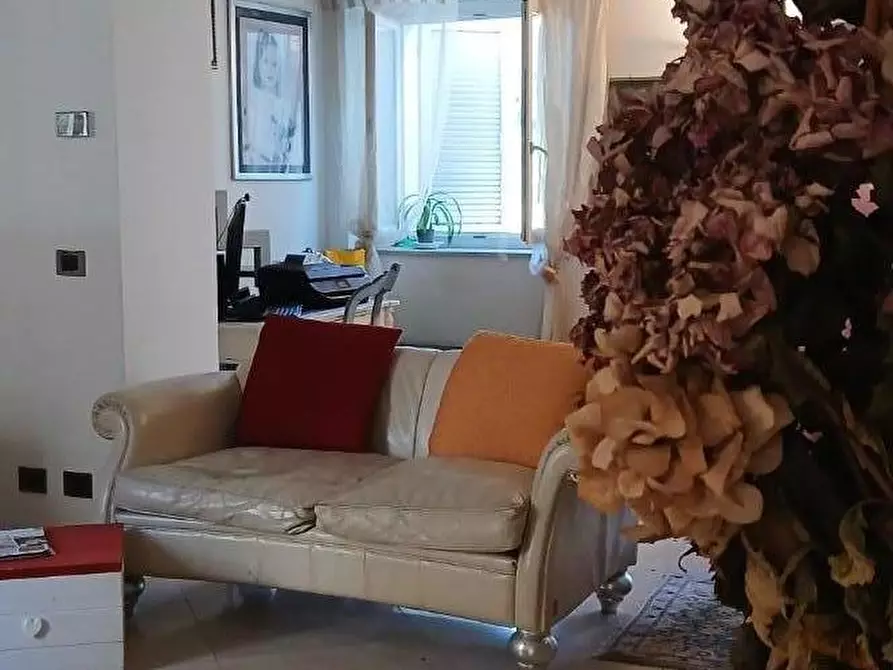 Immagine 33 di Terratetto in vendita  a Massa