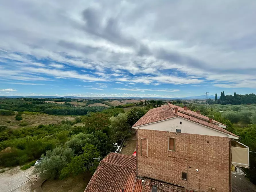 Immagine 20 di Porzione di casa in vendita  a Siena
