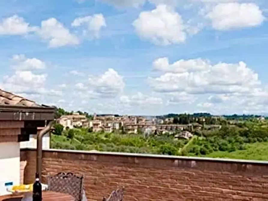 Immagine 12 di Porzione di casa in vendita  a Siena