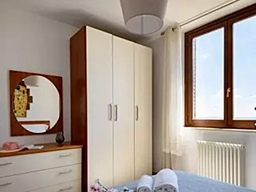 Immagine 9 di Porzione di casa in vendita  a Siena