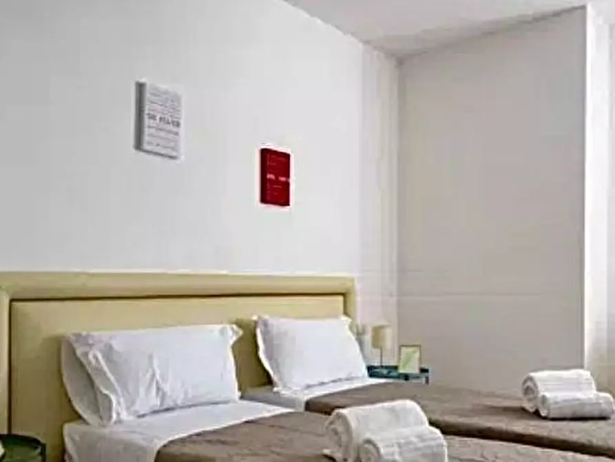 Immagine 18 di Porzione di casa in vendita  a Siena