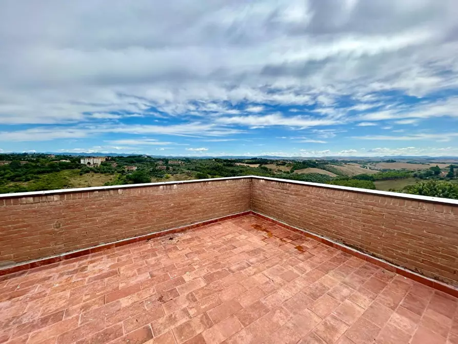 Immagine 6 di Porzione di casa in vendita  a Siena