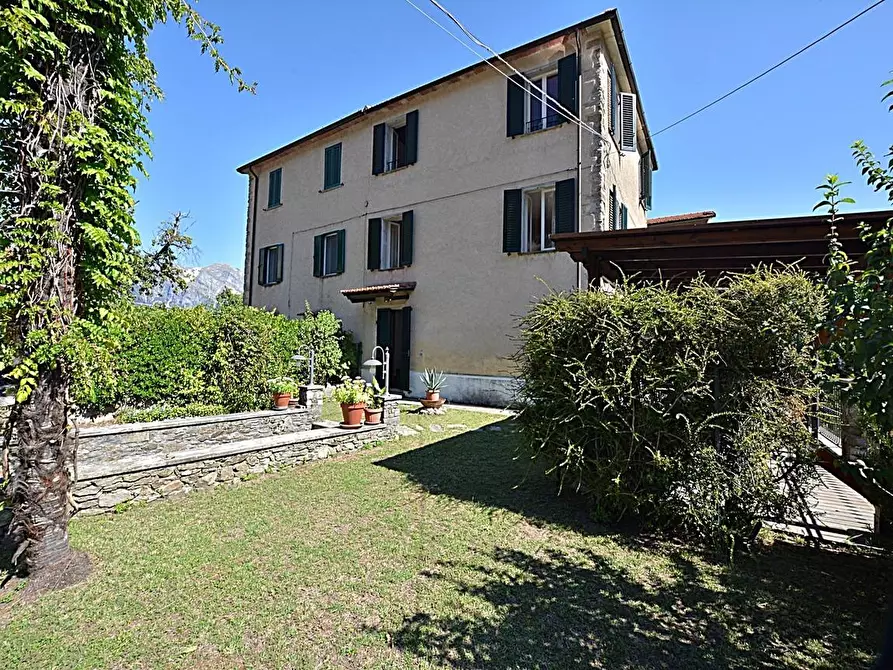 Immagine 1 di Casa semindipendente in vendita  a Stazzema