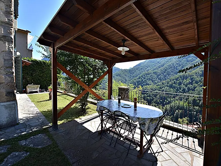 Immagine 10 di Casa semindipendente in vendita  a Stazzema