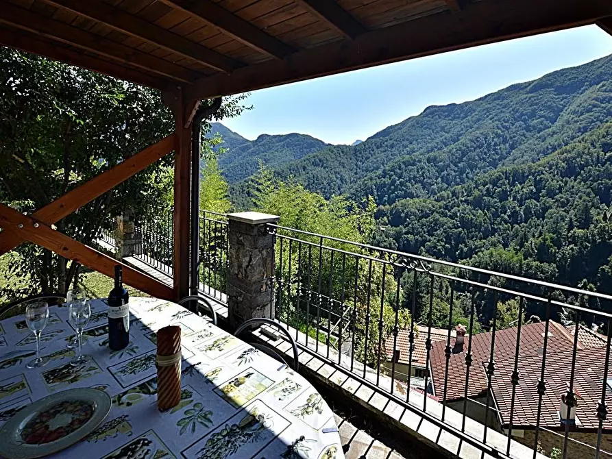 Immagine 9 di Casa semindipendente in vendita  a Stazzema