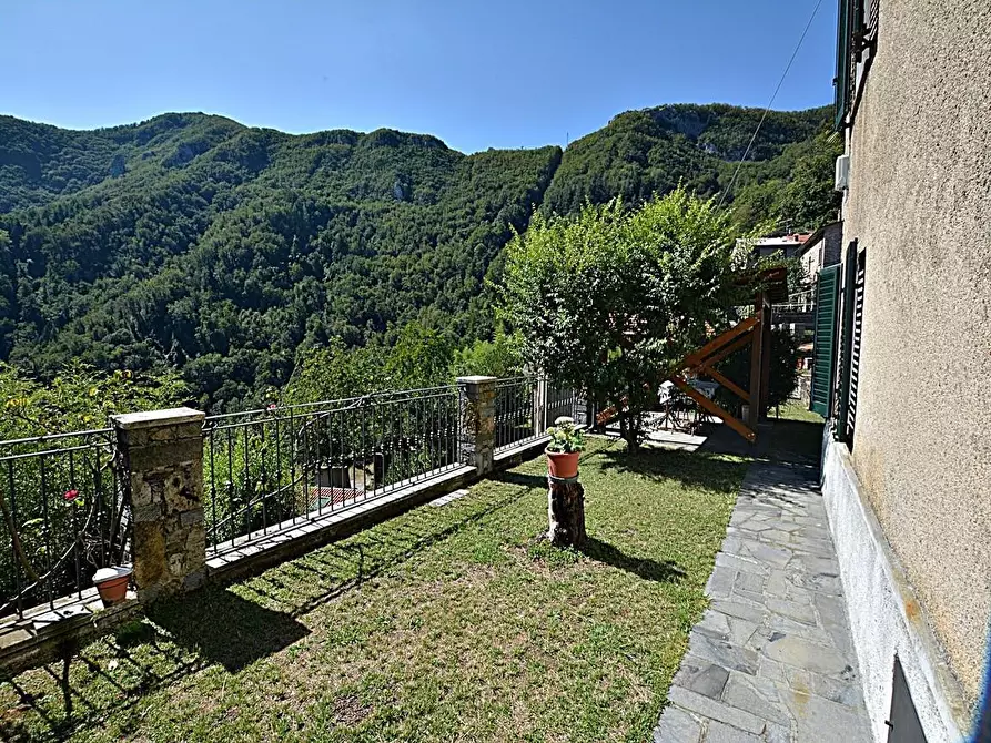 Immagine 6 di Casa semindipendente in vendita  a Stazzema