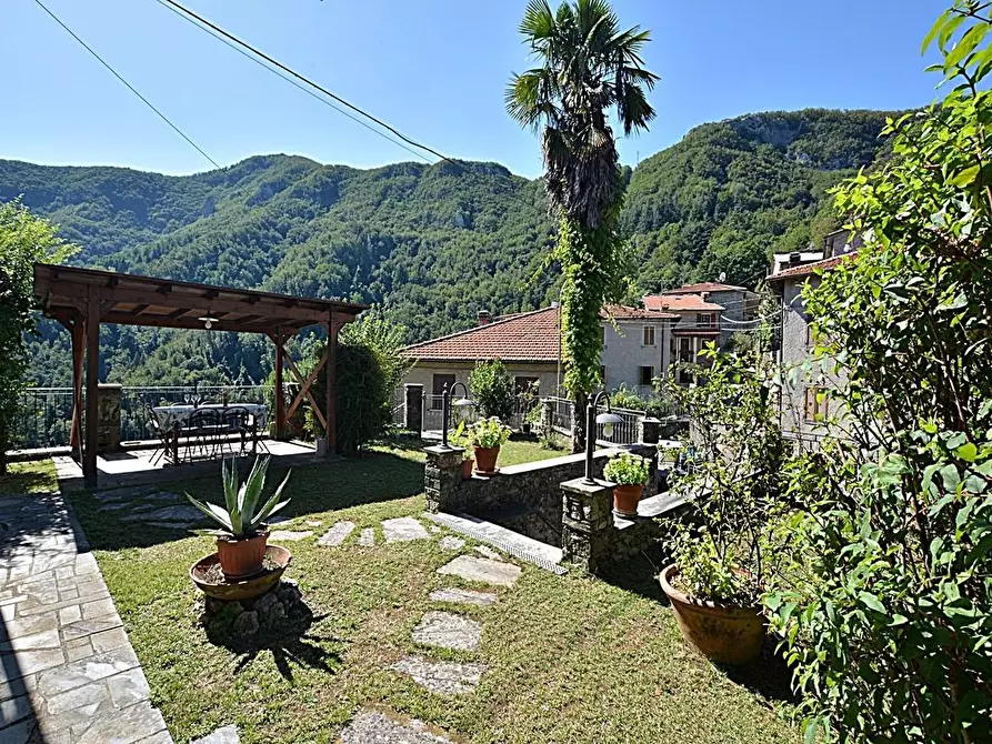 Immagine 5 di Casa semindipendente in vendita  a Stazzema