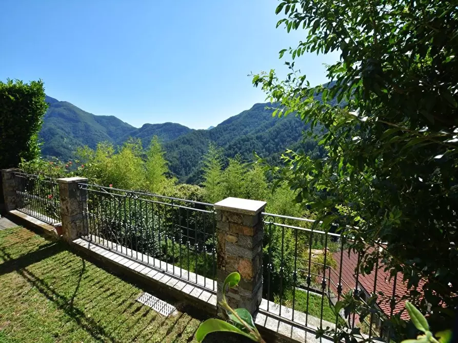 Immagine 8 di Casa semindipendente in vendita  a Stazzema