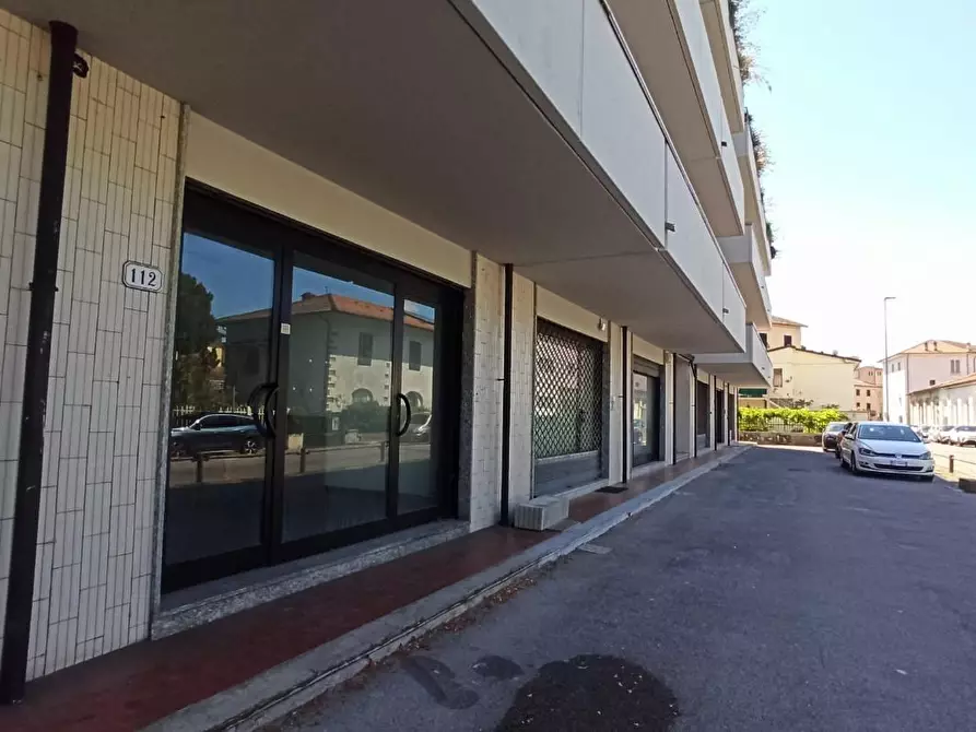 Immagine 2 di Ufficio in affitto  a Lucca