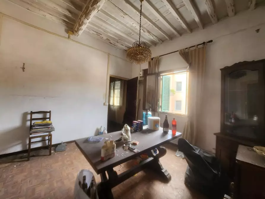 Immagine 1 di Appartamento in vendita  a Lucca