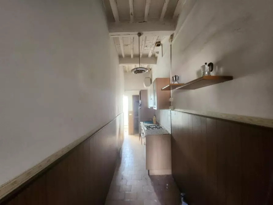 Immagine 5 di Appartamento in vendita  a Lucca