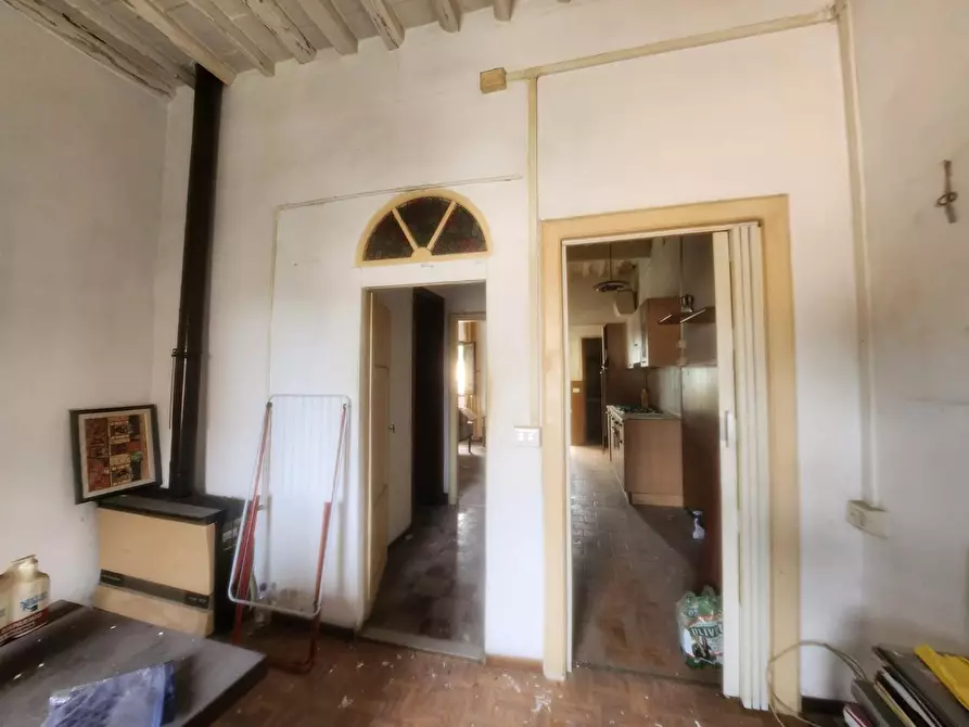 Immagine 7 di Appartamento in vendita  a Lucca