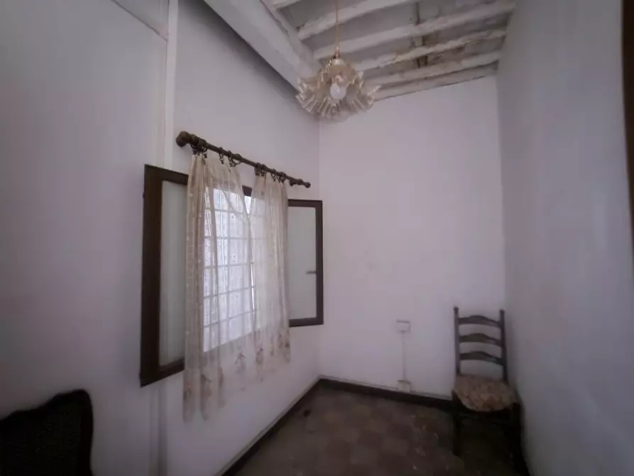 Immagine 9 di Appartamento in vendita  a Lucca