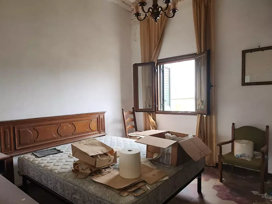 Immagine 14 di Appartamento in vendita  a Lucca