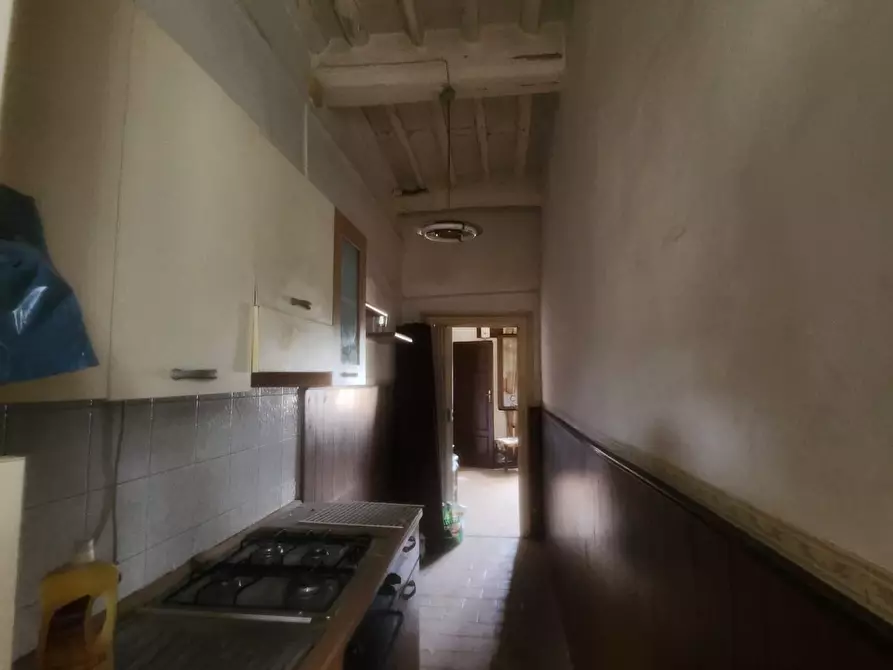 Immagine 4 di Appartamento in vendita  a Lucca