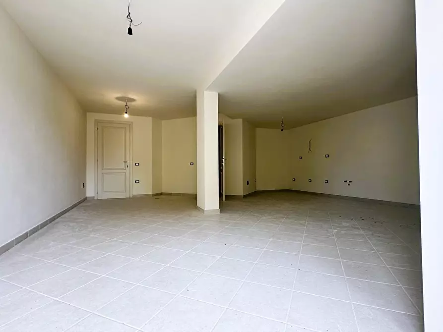 Immagine 15 di Appartamento in vendita  a Rosignano Marittimo