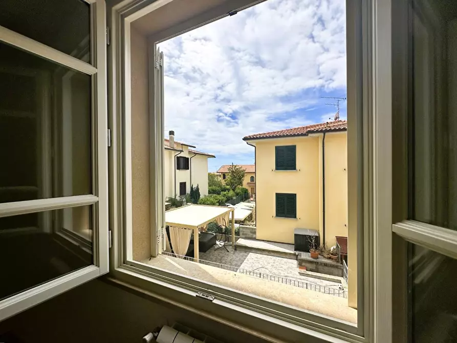 Immagine 9 di Appartamento in vendita  a Rosignano Marittimo