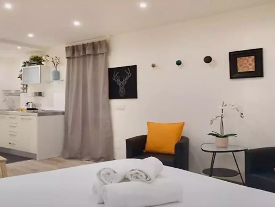 Immagine 3 di Appartamento in vendita  a Siena