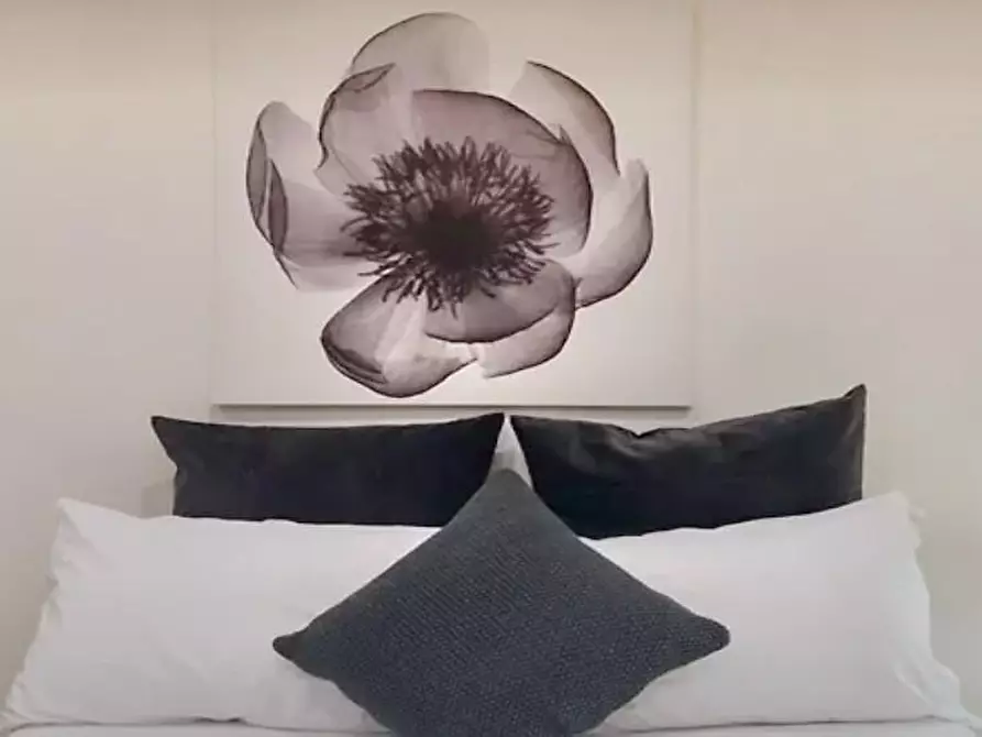 Immagine 11 di Appartamento in vendita  a Siena