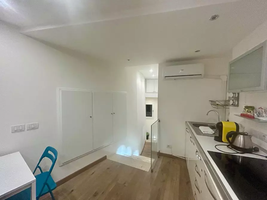 Immagine 13 di Appartamento in vendita  a Siena