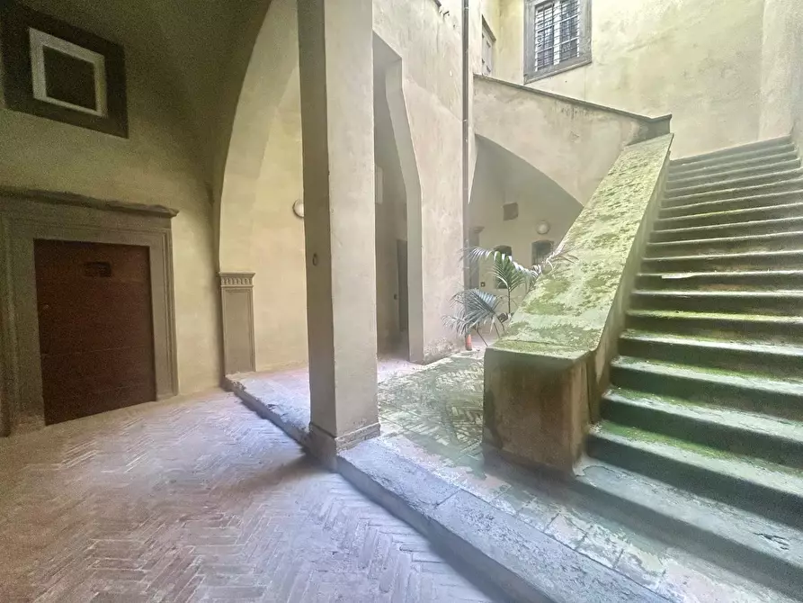 Immagine 20 di Appartamento in vendita  a Siena