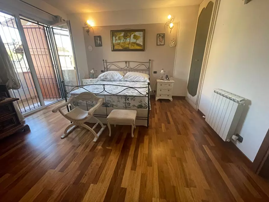 Immagine 2 di Villetta a schiera in vendita  a Carrara