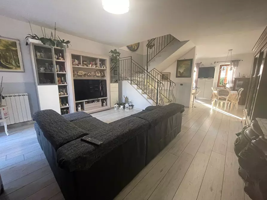 Immagine 1 di Villetta a schiera in vendita  a Carrara